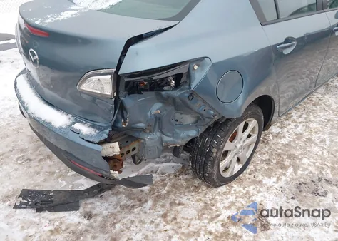 2011 Mazda Mazda3 I Touring из США, поврежденный, VIN JM1BL1VF6B1445262